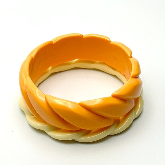 Lemons and Oranges — Vintage Carved Lucite Bangles Pairing — Size 8 — EUC - Picture 2 of 12